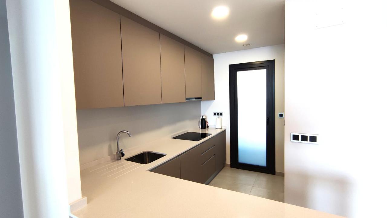 Apartamentos Sunset Waves By Sonneil Rentals เบนิดอร์ม ภายนอก รูปภาพ